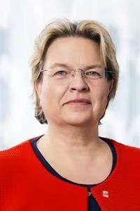 A photo of Medtronic SVP, Chief Communication Officer Stacey Stater