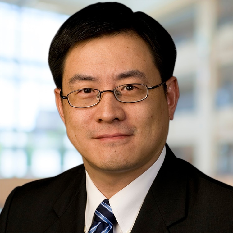 Headshot of Alex Gu, a member of the Medtronic leadership team.